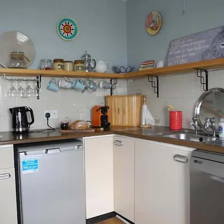 Coastal Kerry Hideaway - Sleeps 6 & Free Parking Waterville