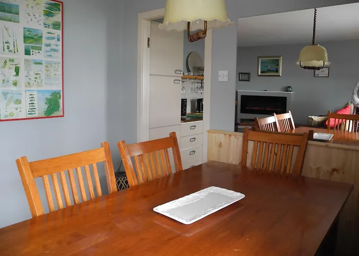 Coastal Kerry Hideaway - Sleeps 6 & Free Parking