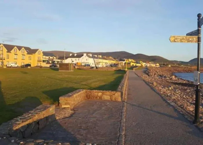 Coastal Kerry Hideaway - Sleeps 6 & Free Parking 公寓