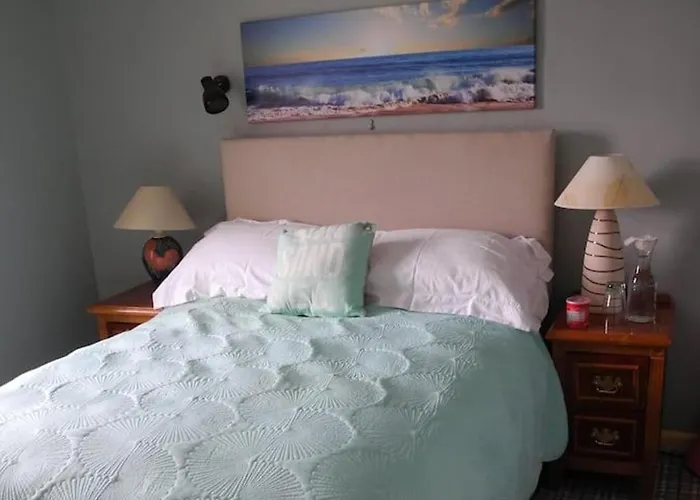 Coastal Kerry Hideaway - Sleeps 6 & Free Parking *